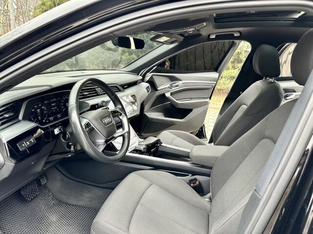 Чорний Ауді Інша, об'ємом двигуна 0 л та пробігом 180 тис. км за 25000 $, фото 13 на Automoto.ua