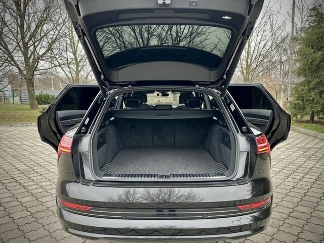 Чорний Ауді Інша, об'ємом двигуна 0 л та пробігом 180 тис. км за 25000 $, фото 11 на Automoto.ua