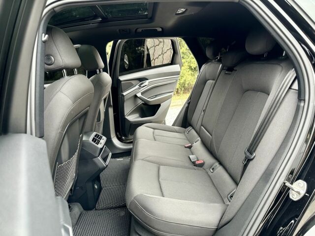 Чорний Ауді Інша, об'ємом двигуна 0 л та пробігом 180 тис. км за 25000 $, фото 12 на Automoto.ua