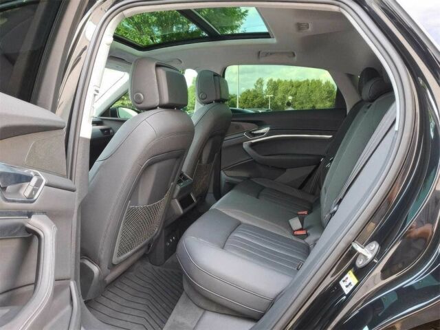 Черный Ауди Другая, объемом двигателя 0 л и пробегом 49 тыс. км за 24200 $, фото 11 на Automoto.ua