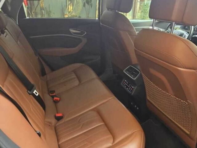 Черный Ауди Другая, объемом двигателя 0 л и пробегом 168 тыс. км за 26800 $, фото 5 на Automoto.ua