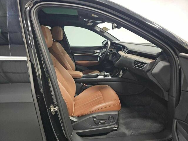 Черный Ауди Другая, объемом двигателя 0 л и пробегом 65 тыс. км за 29000 $, фото 7 на Automoto.ua