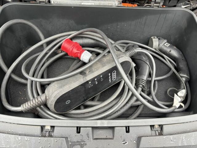 Черный Ауди Другая, объемом двигателя 0 л и пробегом 126 тыс. км за 24000 $, фото 22 на Automoto.ua