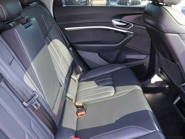 Черный Ауди Другая, объемом двигателя 0 л и пробегом 11 тыс. км за 17600 $, фото 12 на Automoto.ua