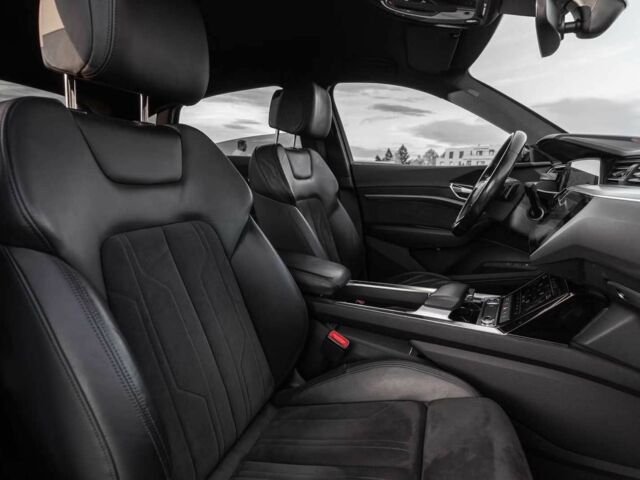 Черный Ауди Другая, объемом двигателя 0 л и пробегом 99 тыс. км за 26000 $, фото 7 на Automoto.ua