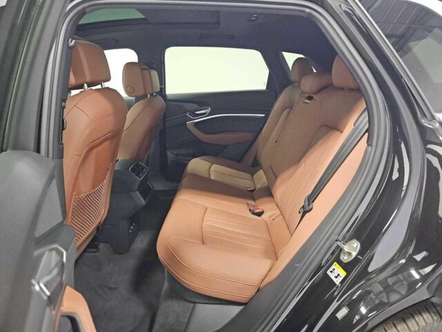 Черный Ауди Другая, объемом двигателя 0 л и пробегом 65 тыс. км за 29000 $, фото 8 на Automoto.ua