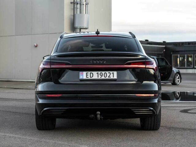 Черный Ауди Другая, объемом двигателя 0 л и пробегом 99 тыс. км за 26000 $, фото 2 на Automoto.ua