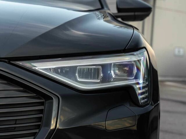 Черный Ауди Другая, объемом двигателя 0 л и пробегом 99 тыс. км за 26000 $, фото 6 на Automoto.ua