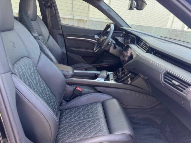 Чорний Ауді Інша, об'ємом двигуна 0 л та пробігом 13 тис. км за 14800 $, фото 9 на Automoto.ua