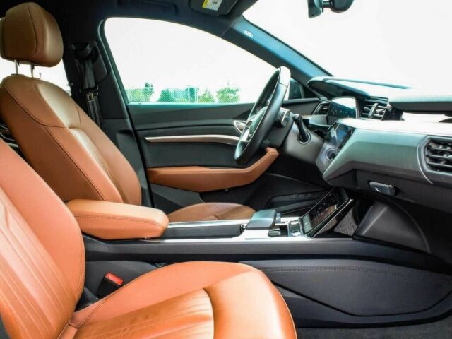 Черный Ауди Другая, объемом двигателя 0 л и пробегом 19 тыс. км за 31000 $, фото 7 на Automoto.ua