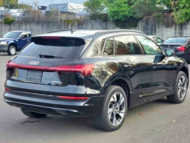 Черный Ауди Другая, объемом двигателя 0 л и пробегом 28 тыс. км за 21000 $, фото 7 на Automoto.ua