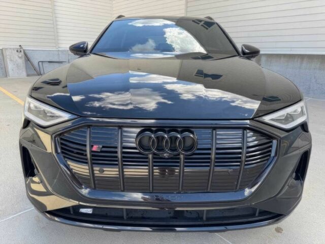 Чорний Ауді Інша, об'ємом двигуна 0 л та пробігом 13 тис. км за 14800 $, фото 1 на Automoto.ua