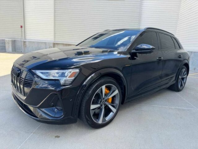 Чорний Ауді Інша, об'ємом двигуна 0 л та пробігом 13 тис. км за 14800 $, фото 2 на Automoto.ua