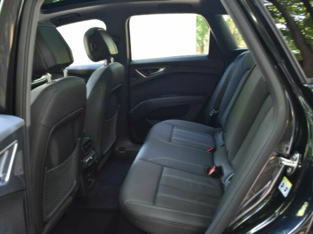 Черный Ауди Другая, объемом двигателя 0 л и пробегом 12 тыс. км за 22000 $, фото 13 на Automoto.ua