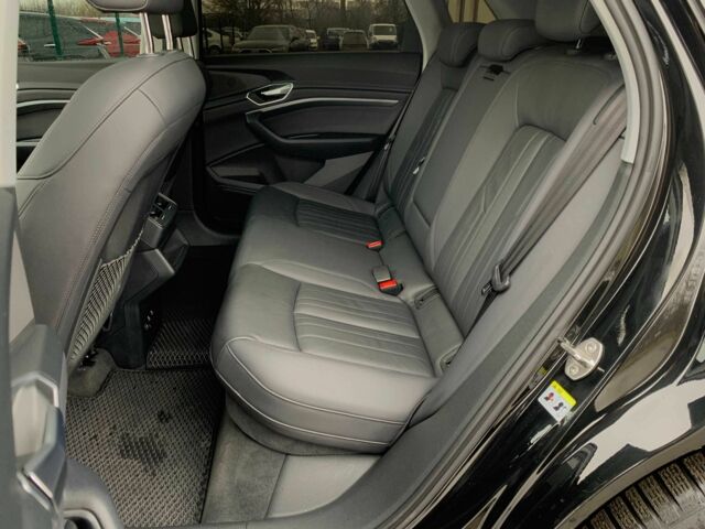 Черный Ауди Другая, объемом двигателя 0 л и пробегом 64 тыс. км за 35955 $, фото 12 на Automoto.ua