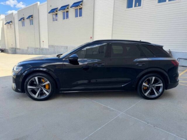 Чорний Ауді Інша, об'ємом двигуна 0 л та пробігом 13 тис. км за 14800 $, фото 4 на Automoto.ua