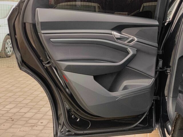 Черный Ауди Другая, объемом двигателя 0 л и пробегом 64 тыс. км за 35955 $, фото 11 на Automoto.ua