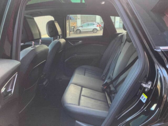 Чорний Ауді Інша, об'ємом двигуна 0 л та пробігом 13 тис. км за 25500 $, фото 10 на Automoto.ua