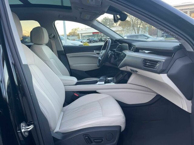 Черный Ауди Другая, объемом двигателя 0 л и пробегом 13 тыс. км за 16000 $, фото 10 на Automoto.ua