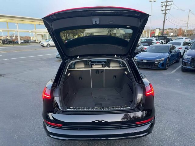 Черный Ауди Другая, объемом двигателя 0 л и пробегом 13 тыс. км за 16000 $, фото 13 на Automoto.ua