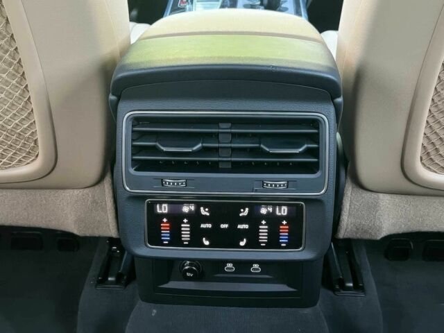 Чорний Ауді Інша, об'ємом двигуна 3 л та пробігом 20 тис. км за 33900 $, фото 14 на Automoto.ua