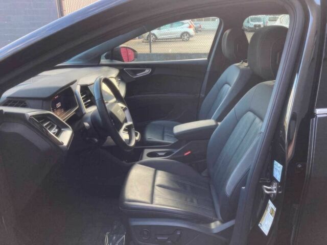 Чорний Ауді Інша, об'ємом двигуна 0 л та пробігом 13 тис. км за 25500 $, фото 7 на Automoto.ua