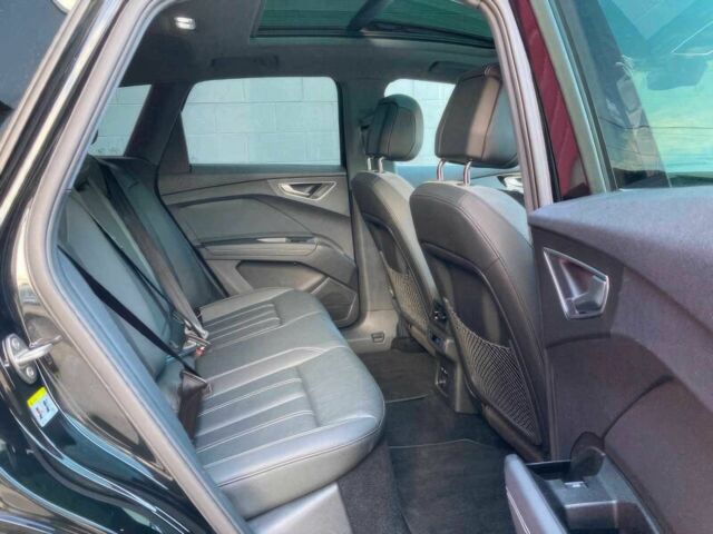 Чорний Ауді Інша, об'ємом двигуна 0 л та пробігом 13 тис. км за 25500 $, фото 9 на Automoto.ua