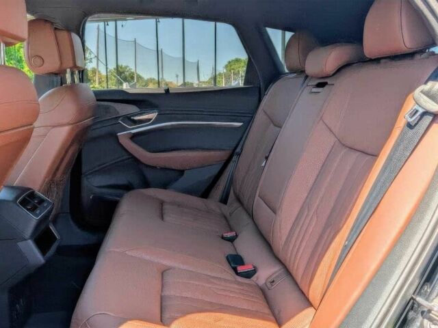 Черный Ауди Другая, объемом двигателя 0 л и пробегом 29 тыс. км за 16000 $, фото 16 на Automoto.ua