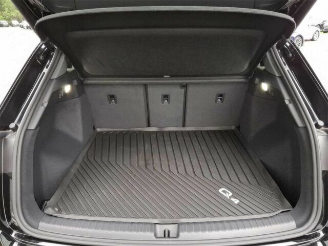 Черный Ауди Другая, объемом двигателя 0 л и пробегом 17 тыс. км за 15000 $, фото 16 на Automoto.ua