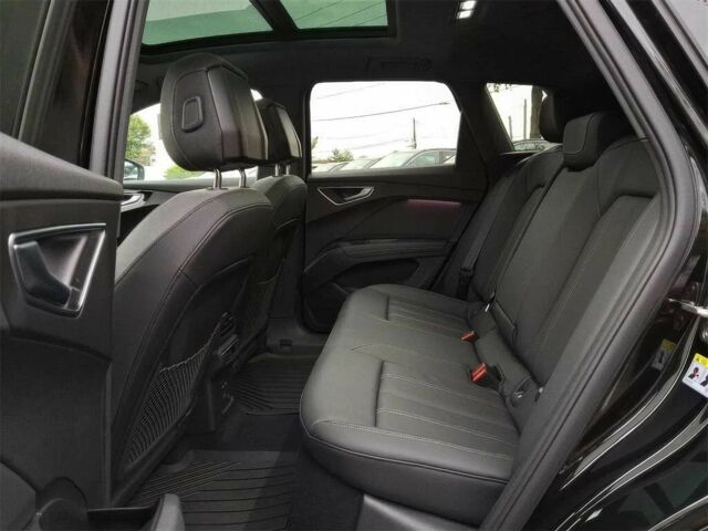 Черный Ауди Другая, объемом двигателя 0 л и пробегом 17 тыс. км за 15000 $, фото 15 на Automoto.ua