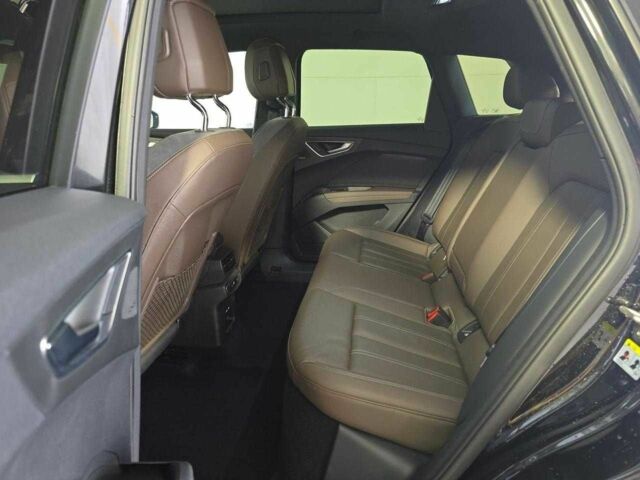 Черный Ауди Другая, объемом двигателя 0 л и пробегом 20 тыс. км за 24700 $, фото 7 на Automoto.ua