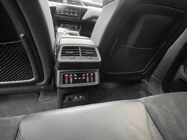 Красный Ауди Другая, объемом двигателя 0 л и пробегом 68 тыс. км за 34143 $, фото 13 на Automoto.ua