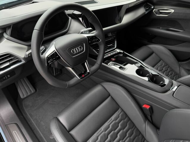 Сірий Ауді Інша, об'ємом двигуна 0 л та пробігом 7 тис. км за 78000 $, фото 9 на Automoto.ua