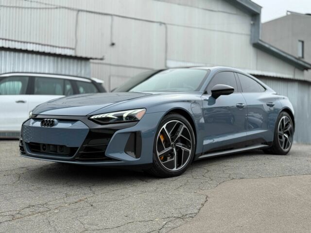 Сірий Ауді Інша, об'ємом двигуна 0 л та пробігом 7 тис. км за 78000 $, фото 4 на Automoto.ua