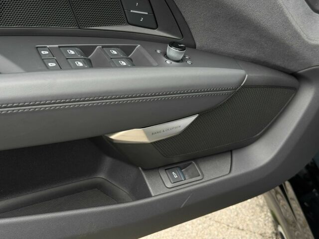 Сірий Ауді Інша, об'ємом двигуна 0 л та пробігом 7 тис. км за 78000 $, фото 14 на Automoto.ua