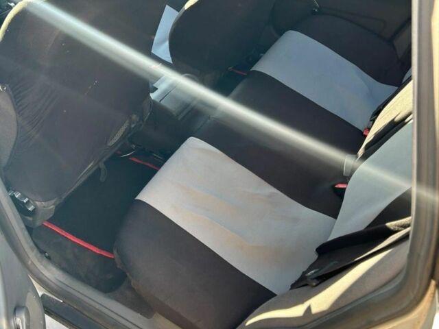 Сірий Ауді Інша, об'ємом двигуна 1.8 л та пробігом 1 тис. км за 2200 $, фото 5 на Automoto.ua