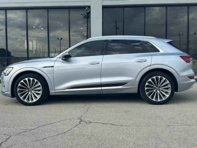 Серый Ауди Другая, объемом двигателя 0 л и пробегом 40 тыс. км за 12500 $, фото 4 на Automoto.ua