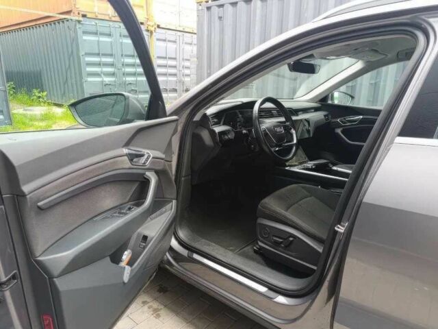 Серый Ауди Другая, объемом двигателя 0 л и пробегом 54 тыс. км за 25000 $, фото 6 на Automoto.ua