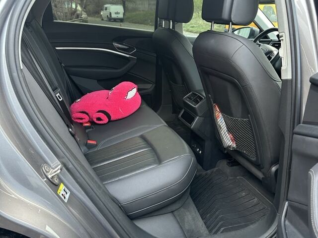 Серый Ауди Другая, объемом двигателя 0 л и пробегом 148 тыс. км за 29000 $, фото 7 на Automoto.ua