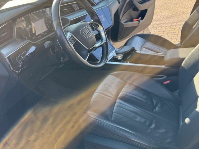 Сірий Ауді Інша, об'ємом двигуна 0 л та пробігом 221 тис. км за 19900 $, фото 5 на Automoto.ua