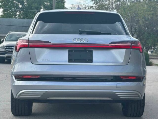 Серый Ауди Другая, объемом двигателя 0 л и пробегом 40 тыс. км за 12500 $, фото 6 на Automoto.ua