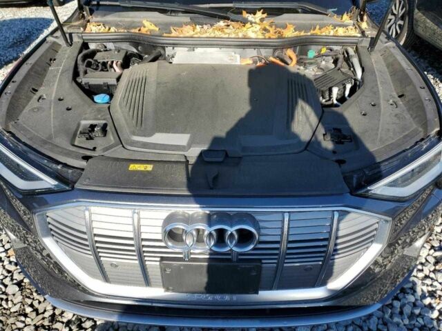 Серый Ауди Другая, объемом двигателя 0 л и пробегом 43 тыс. км за 9500 $, фото 11 на Automoto.ua