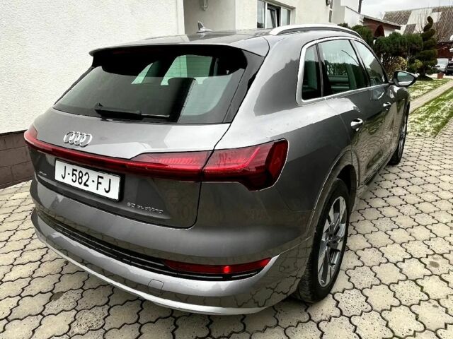 Серый Ауди Другая, объемом двигателя 0 л и пробегом 122 тыс. км за 27500 $, фото 2 на Automoto.ua