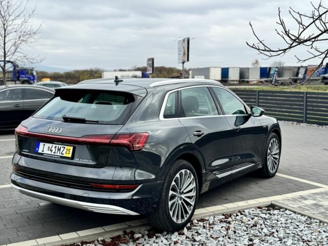 Серый Ауди Другая, объемом двигателя 0 л и пробегом 150 тыс. км за 24900 $, фото 2 на Automoto.ua