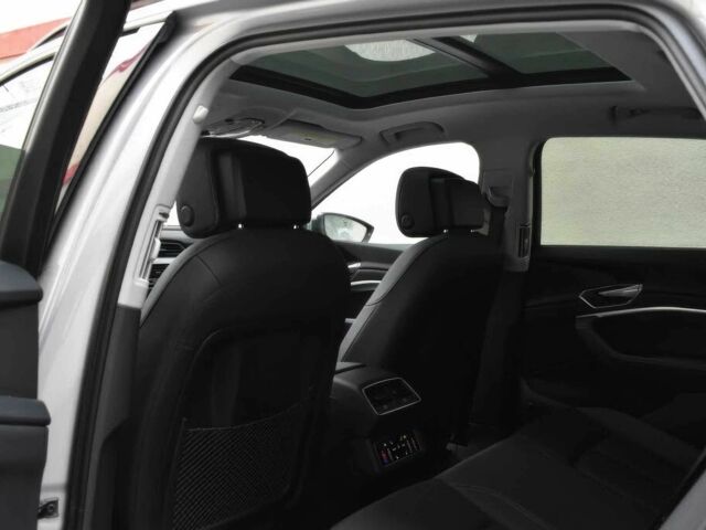 Сірий Ауді Інша, об'ємом двигуна 0 л та пробігом 21 тис. км за 27100 $, фото 13 на Automoto.ua