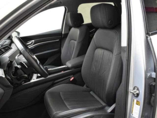 Сірий Ауді Інша, об'ємом двигуна 0 л та пробігом 12 тис. км за 20000 $, фото 7 на Automoto.ua