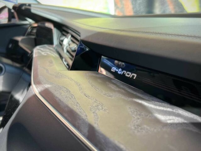 Серый Ауди Другая, объемом двигателя 0 л и пробегом 13 тыс. км за 23100 $, фото 9 на Automoto.ua