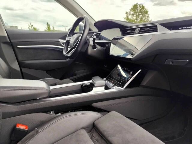 Сірий Ауді Інша, об'ємом двигуна 0 л та пробігом 56 тис. км за 26000 $, фото 9 на Automoto.ua