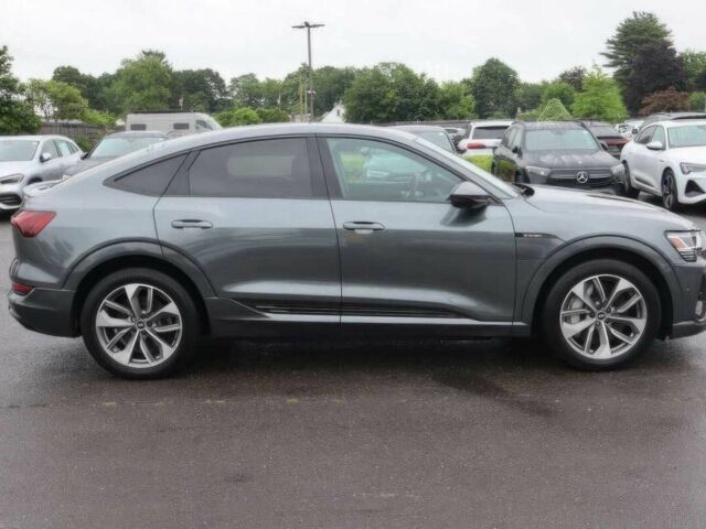 Сірий Ауді Інша, об'ємом двигуна 0 л та пробігом 13 тис. км за 37200 $, фото 3 на Automoto.ua