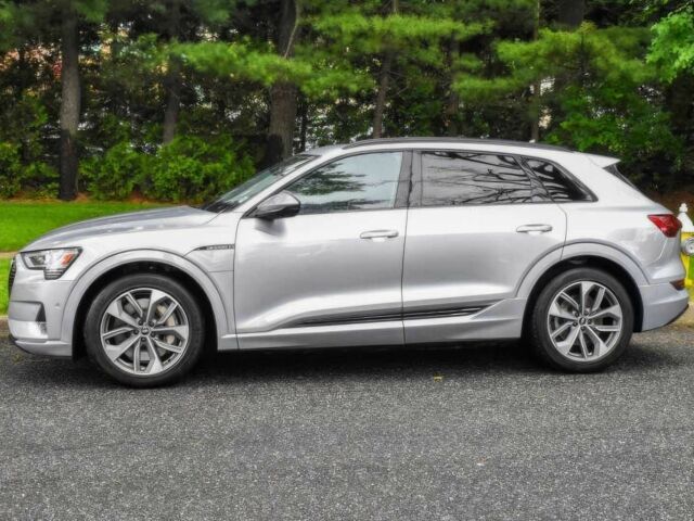 Сірий Ауді Інша, об'ємом двигуна 0 л та пробігом 12 тис. км за 20000 $, фото 2 на Automoto.ua